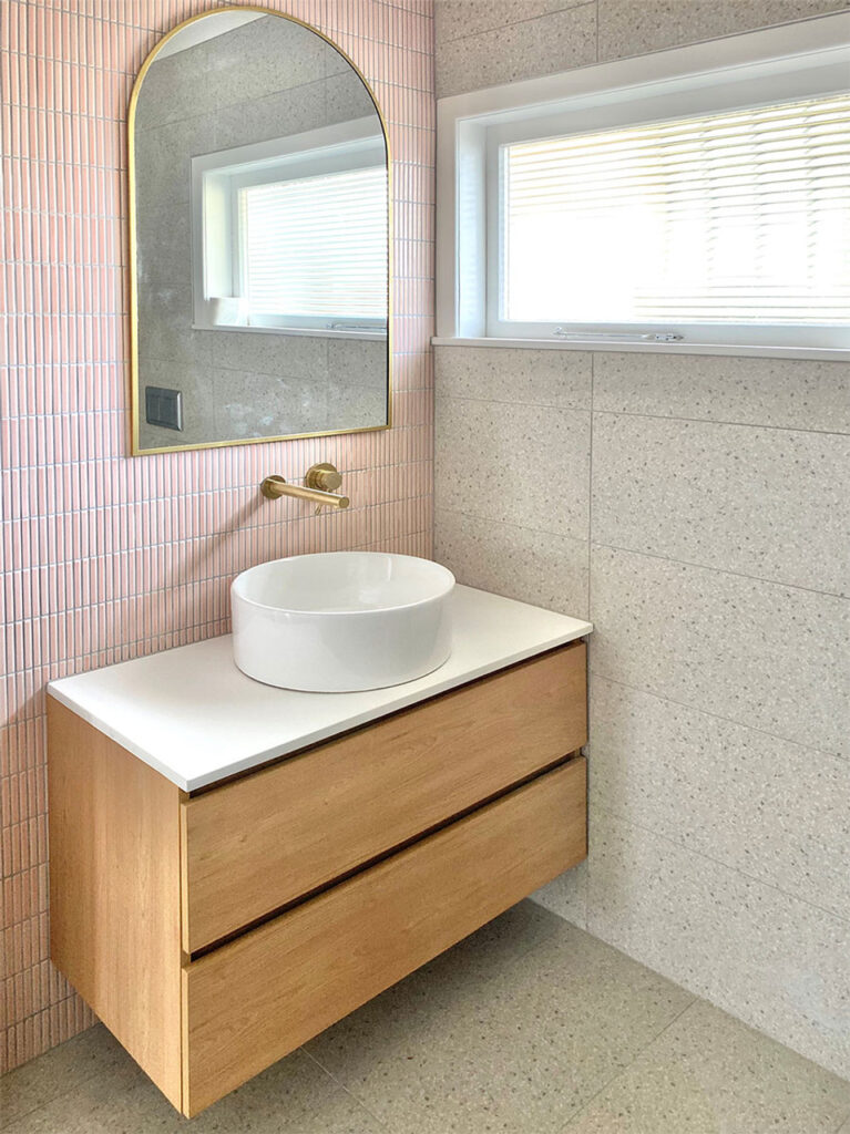 MT1669_bathroom__77565
